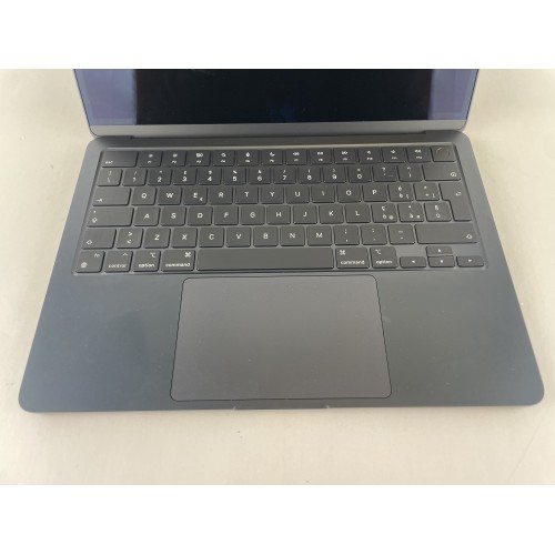 MacBook Air 13,6'' 2022 Chip Apple M2 8C CPU 8C GPU 16GB 512GB SSD A2681 MEZZANOTTE MLY33T/A CTO